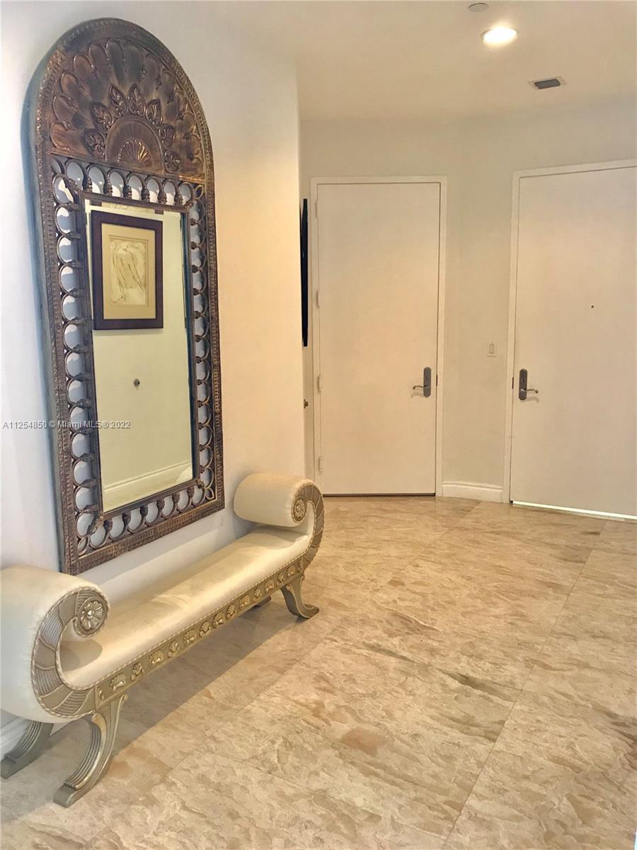 Ver detalles 3707 3 / 3 2106 sq. ft. $ 2022-09-14 0 foto