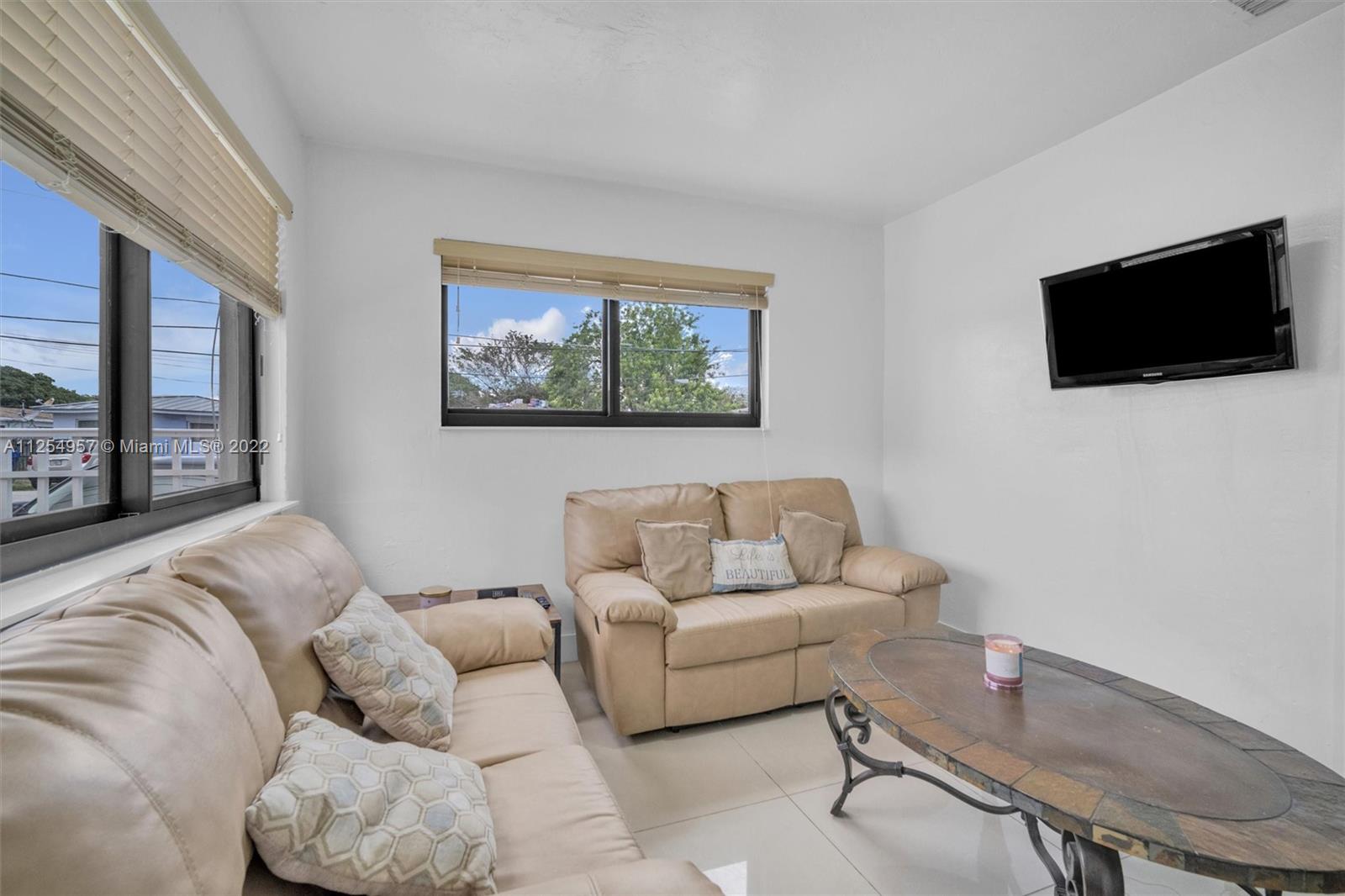 See details / 2074 sq. ft. $ 2022-08-10 0 Photo