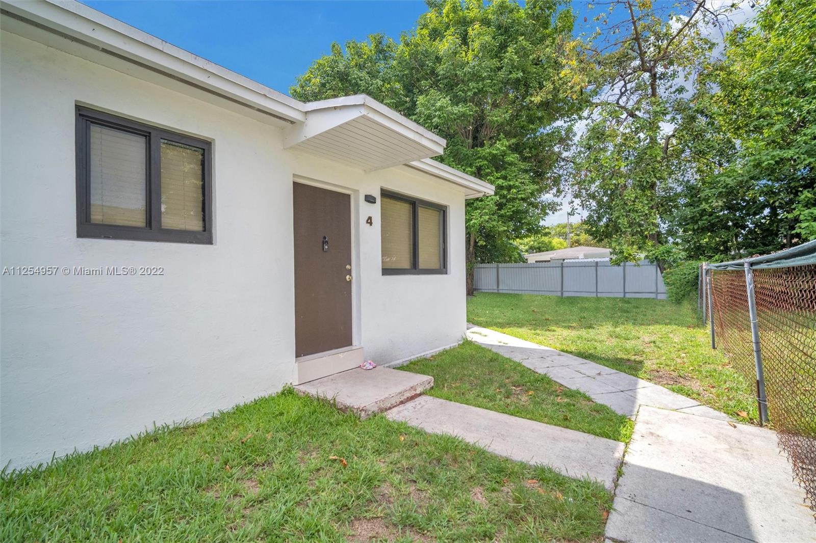 See details / 2074 sq. ft. $ 2022-08-10 0 Photo