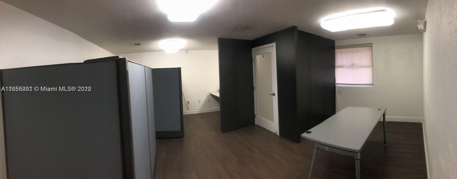 See details 1925 / sq. ft. $ 2022-11-17 0 Photo
