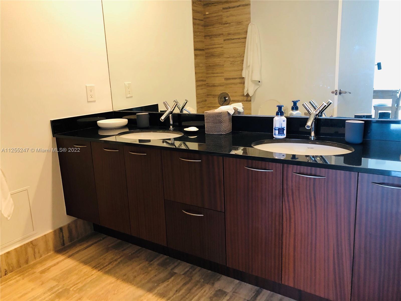 See details 1505 2 / 2 1463 sq. ft. $ 2022-08-11 0 Photo