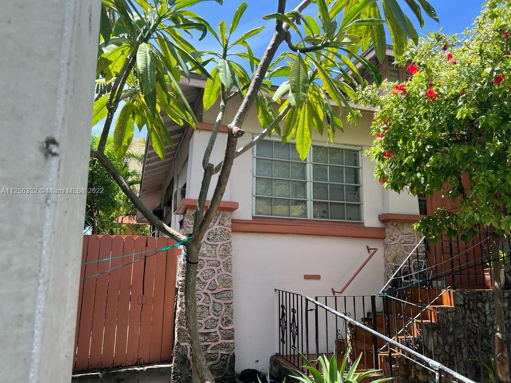 See details / 1975 sq. ft. $ 2022-08-13 0 Photo