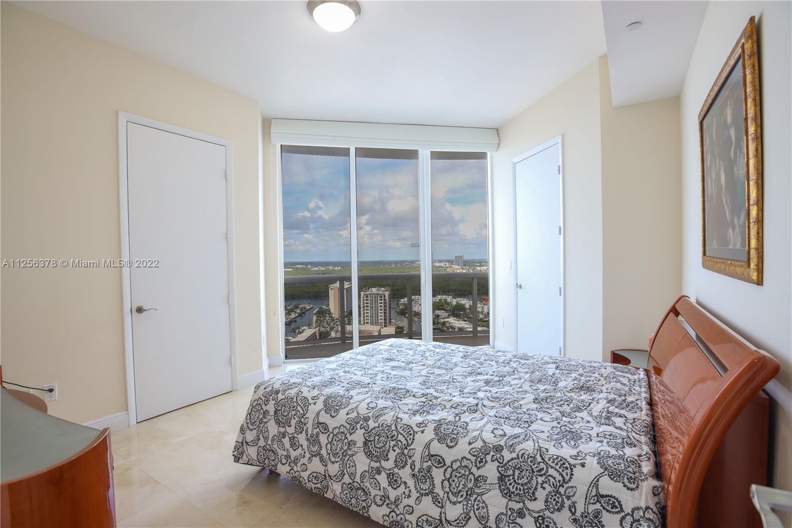 Ver detalles 2606 3 / 4 2327 sq. ft. $ 2022-08-13 0 foto