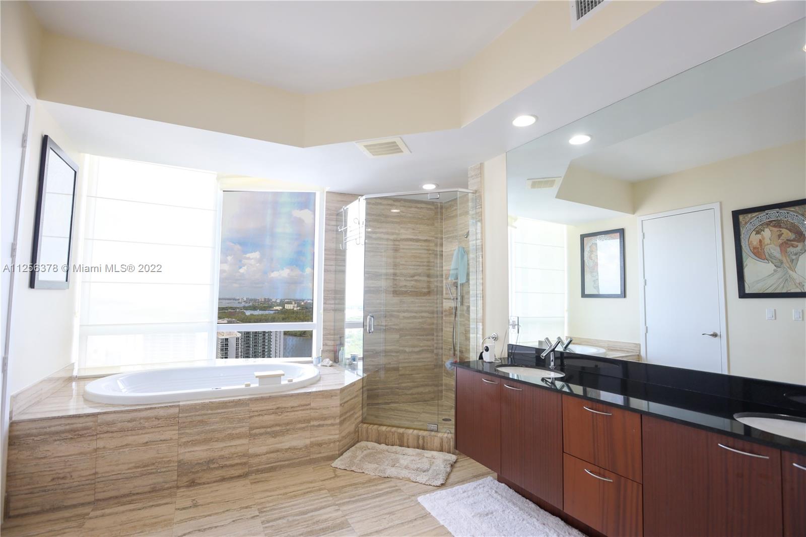 Ver detalles 2606 3 / 4 2327 sq. ft. $ 2022-08-13 0 foto