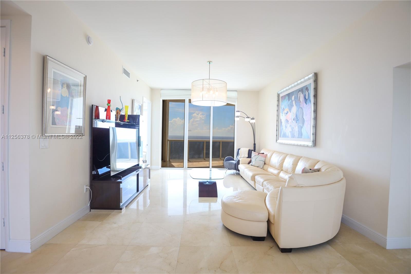 Ver detalles 2606 3 / 4 2327 sq. ft. $ 2022-08-13 0 foto