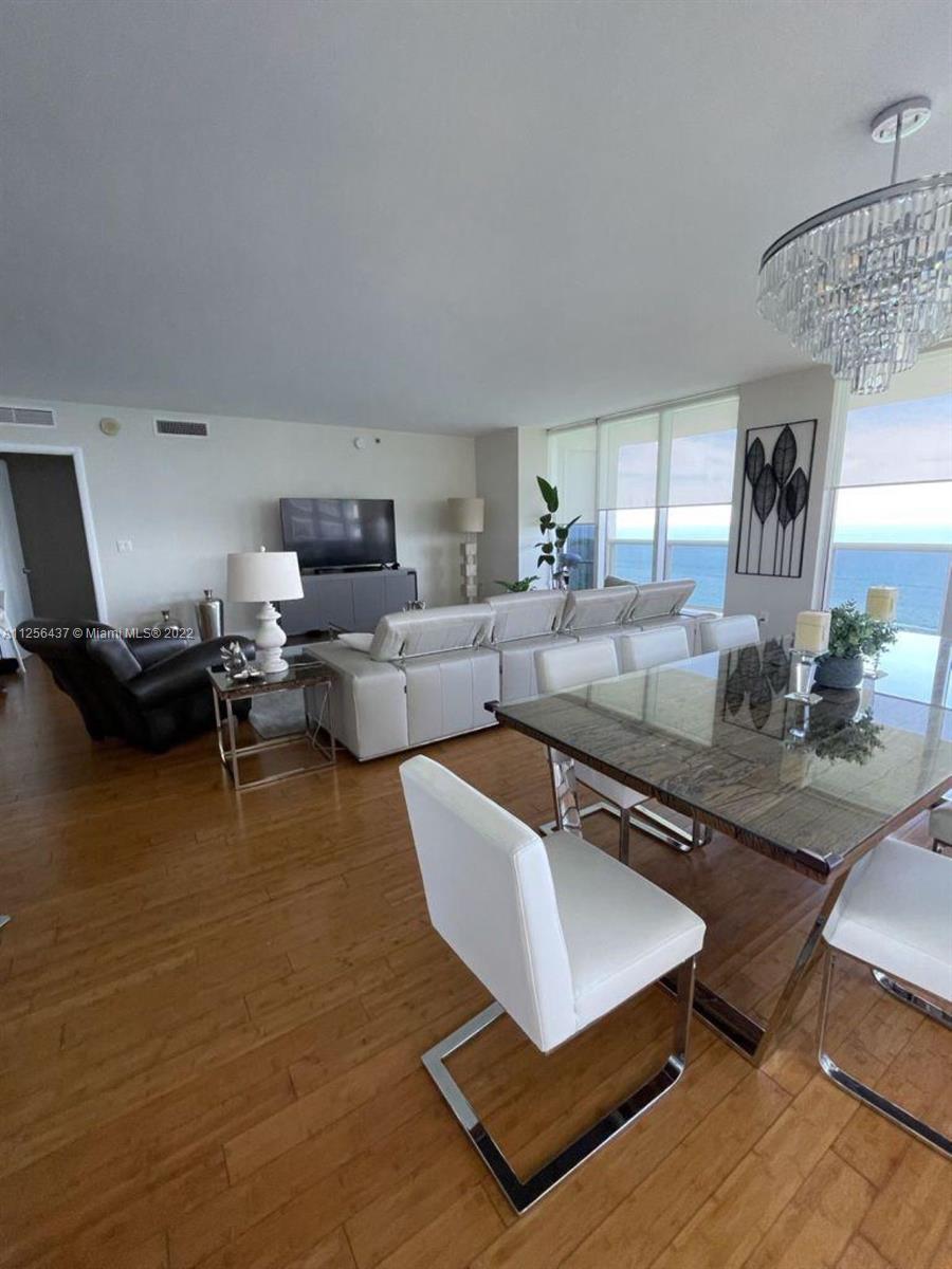 Ver detalles 3004 3 / 4 2078 sq. ft. $ 2022-08-13 0 foto