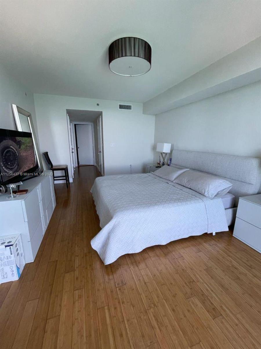 Ver detalles 3004 3 / 4 2078 sq. ft. $ 2022-08-13 0 foto