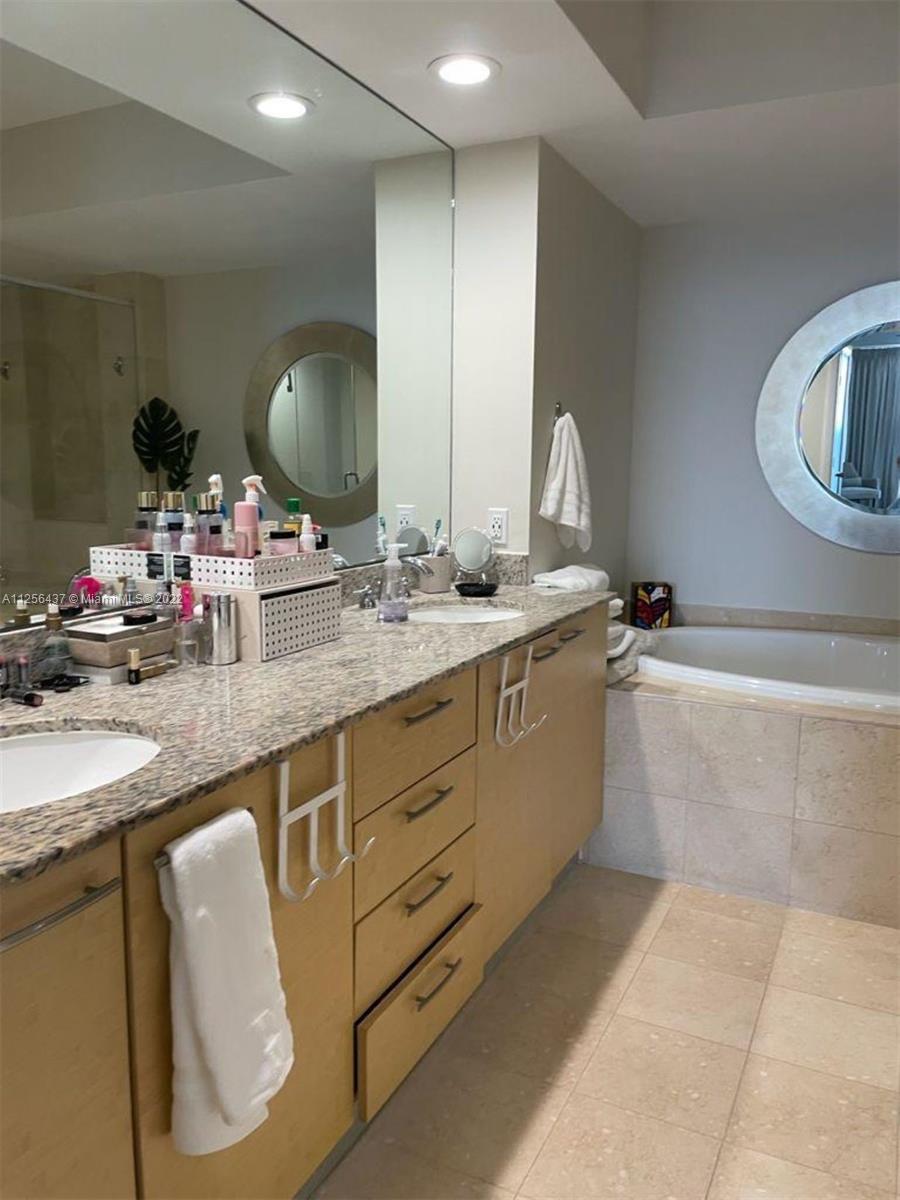 Ver detalles 3004 3 / 4 2078 sq. ft. $ 2022-08-13 0 foto