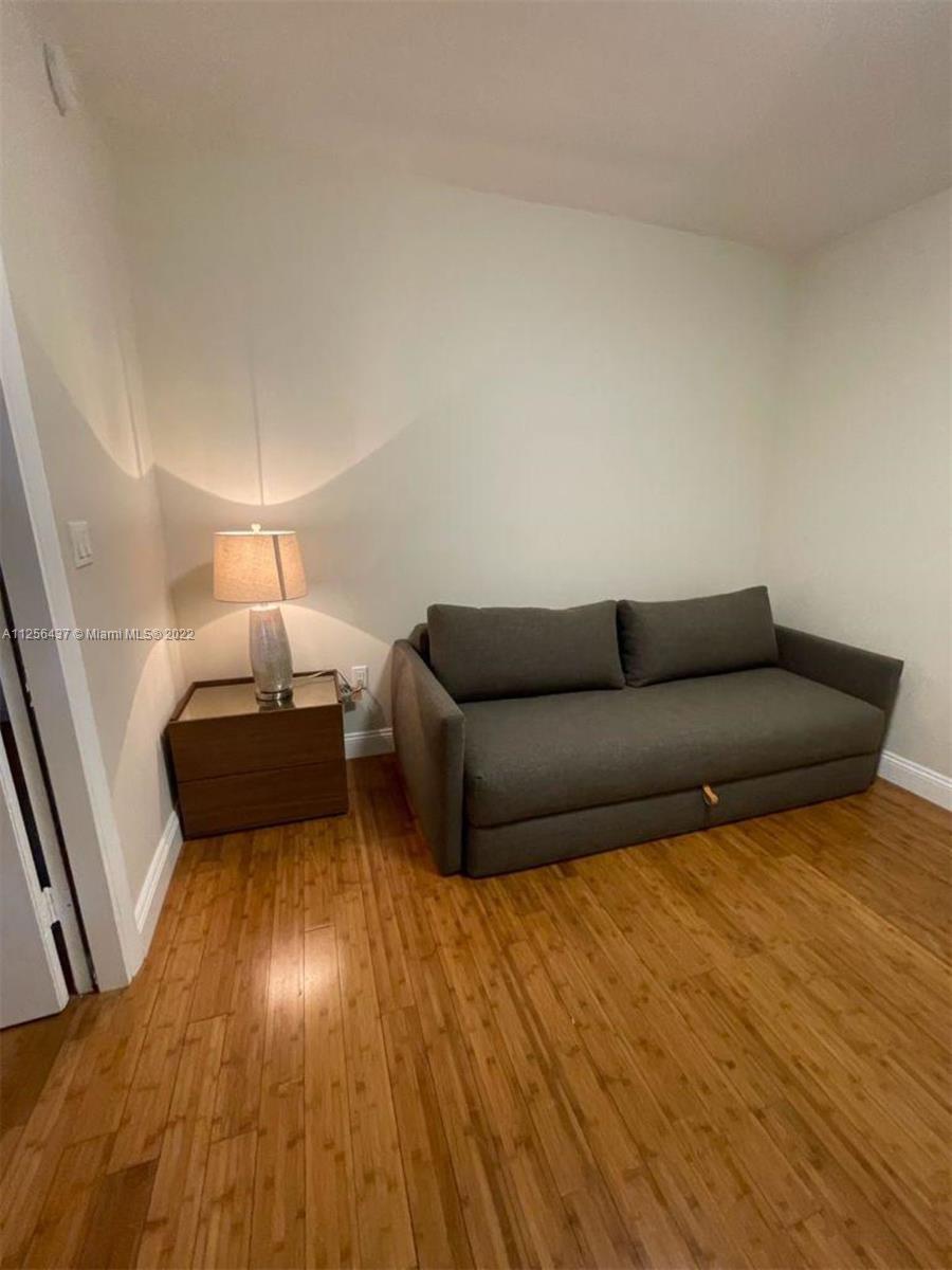Ver detalles 3004 3 / 4 2078 sq. ft. $ 2022-08-13 0 foto