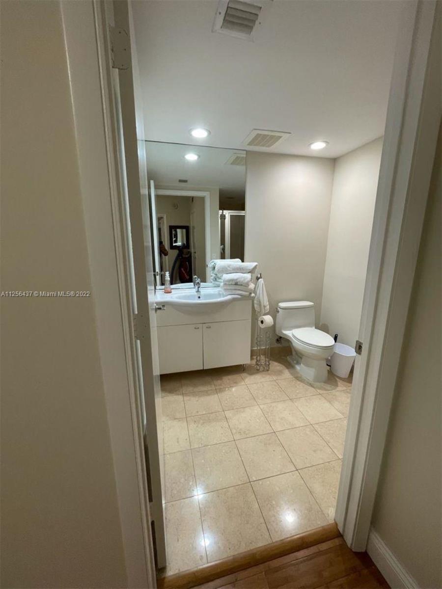 Ver detalles 3004 3 / 4 2078 sq. ft. $ 2022-08-13 0 foto