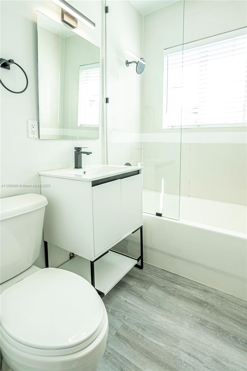 See details 1-20 / sq. ft. $ 2022-08-15 0 Photo