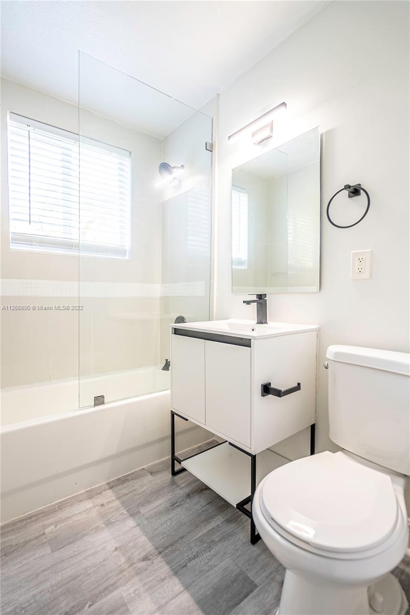 See details 1-20 / sq. ft. $ 2022-08-15 0 Photo