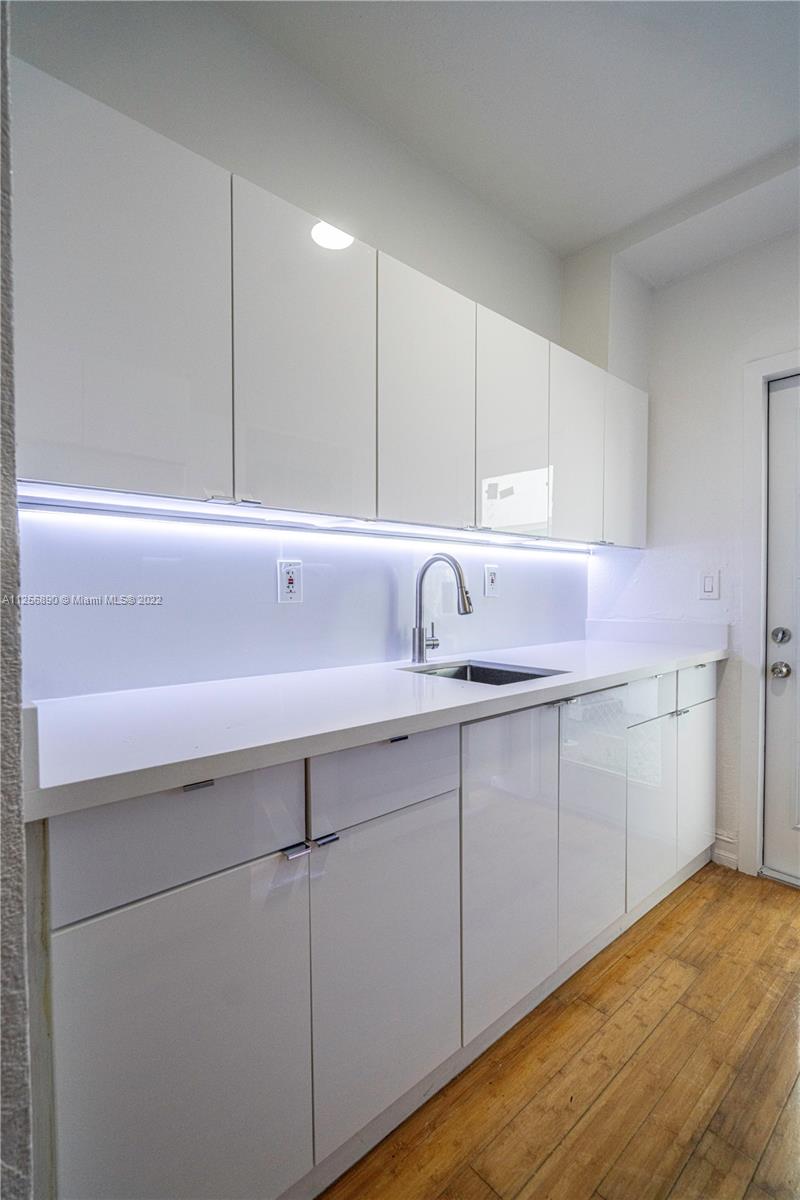 See details 1-20 / sq. ft. $ 2022-08-15 0 Photo