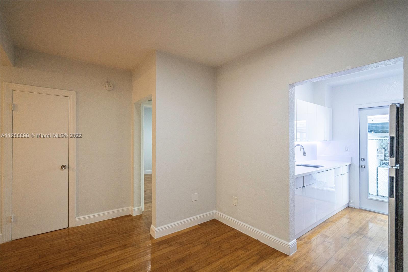 See details 1-20 / sq. ft. $ 2022-08-15 0 Photo
