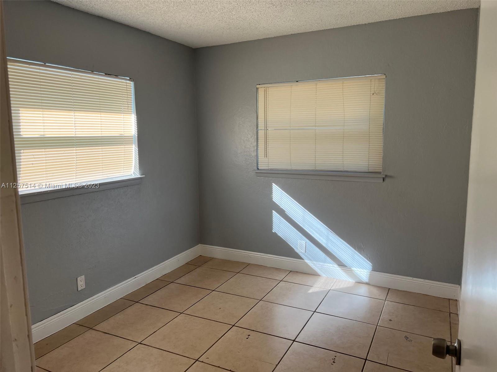 See details / 2504 sq. ft. $ 2023-01-20 0 Photo