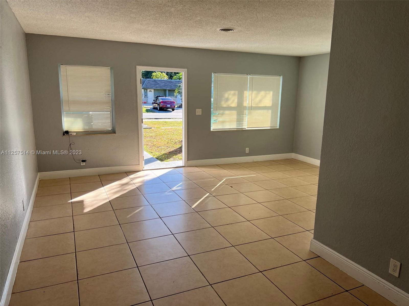 See details / 2504 sq. ft. $ 2023-01-20 0 Photo