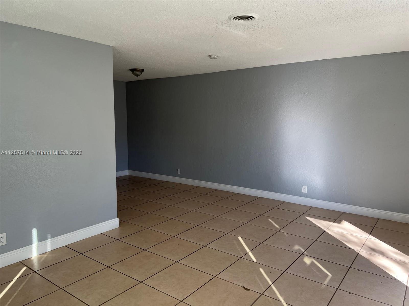 See details / 2504 sq. ft. $ 2023-01-20 0 Photo
