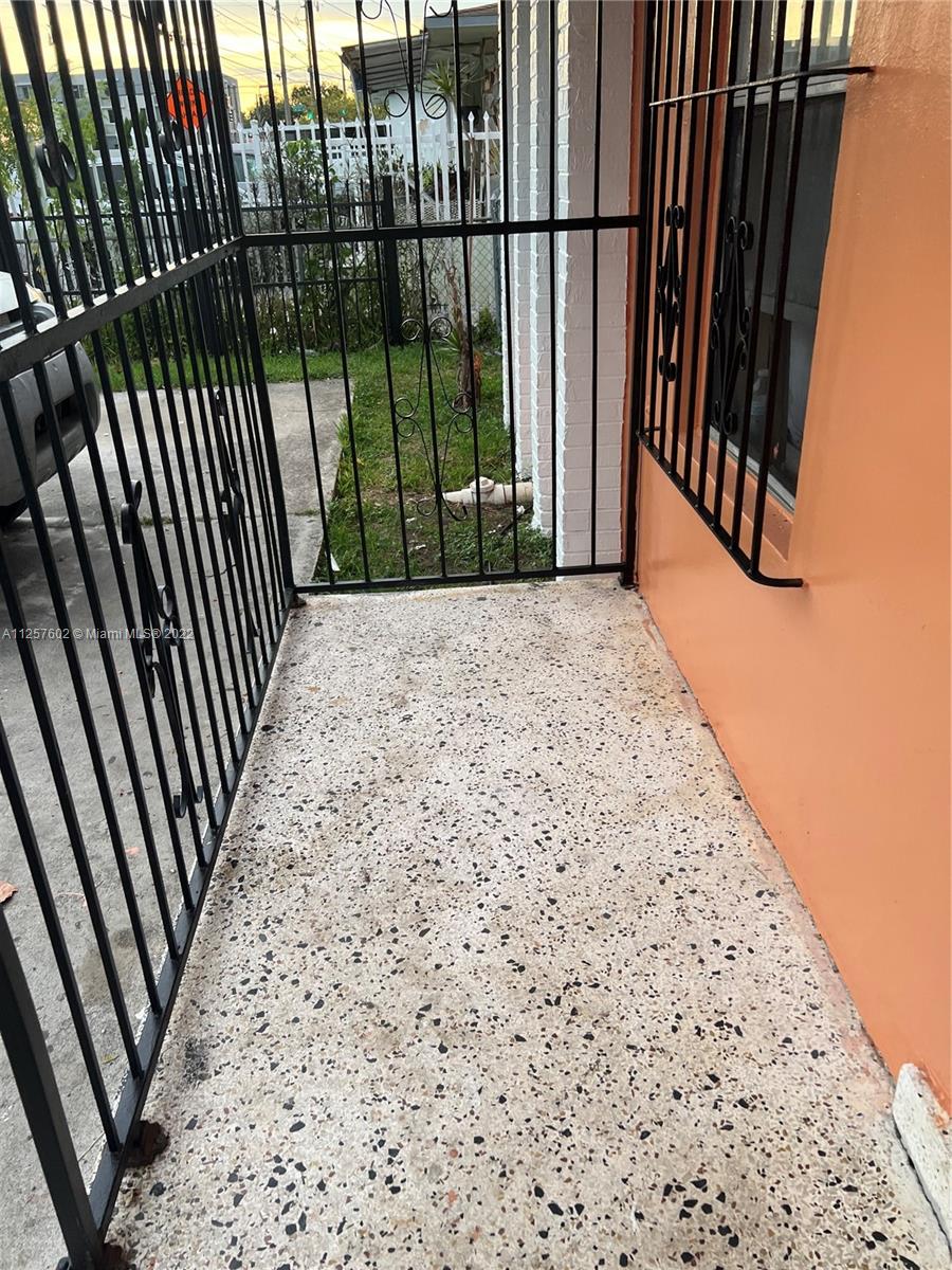 See details / 1875 sq. ft. $ 2022-10-06 0 Photo