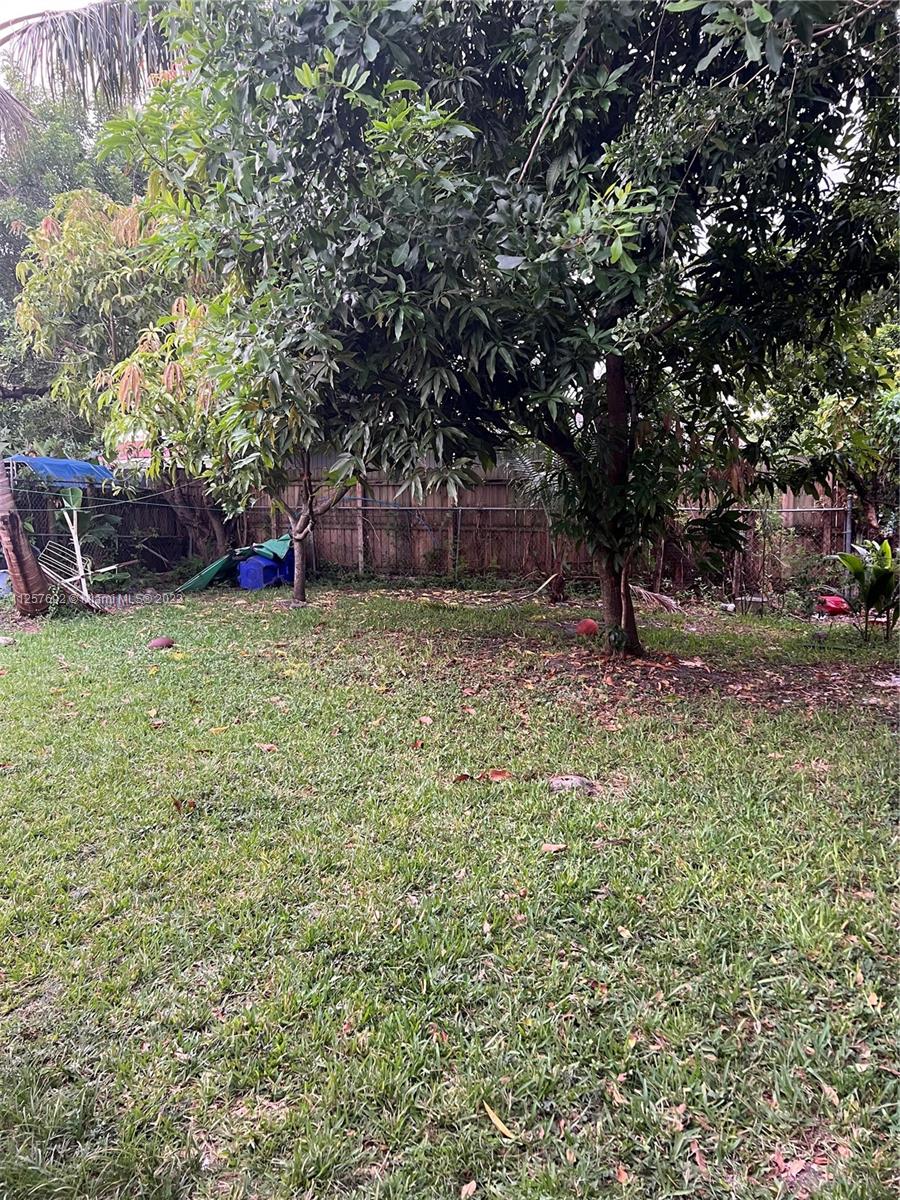 See details / 1875 sq. ft. $ 2022-10-06 0 Photo