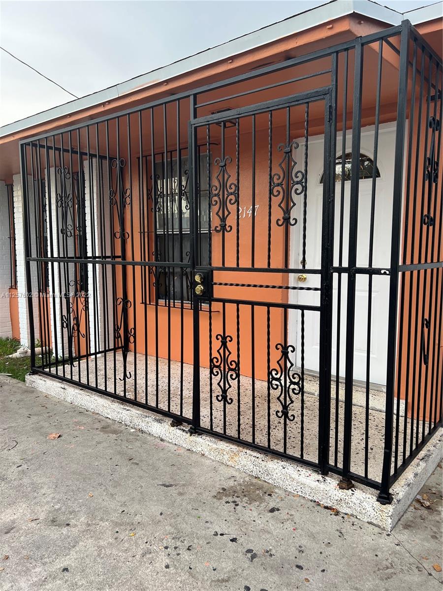 See details / 1875 sq. ft. $ 2022-10-06 0 Photo