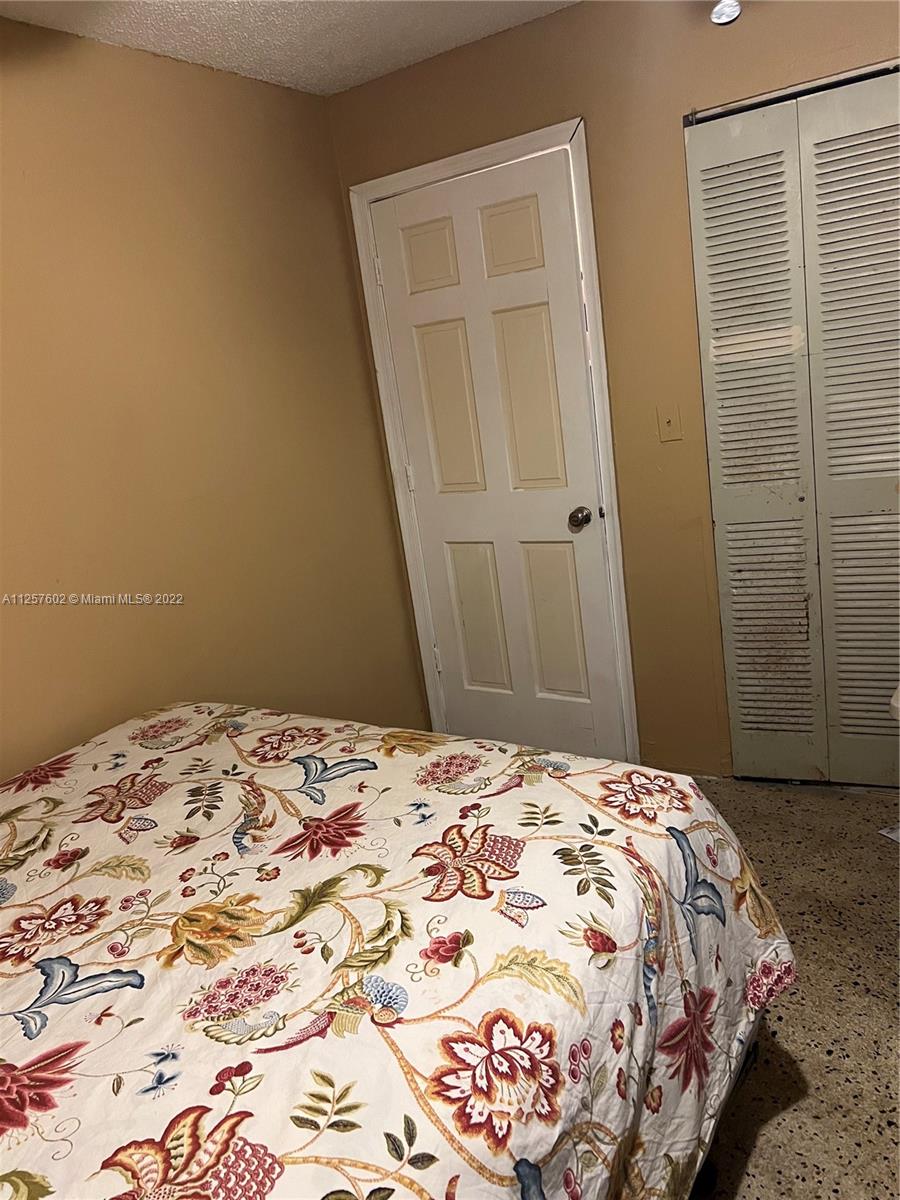 See details / 1875 sq. ft. $ 2022-10-06 0 Photo