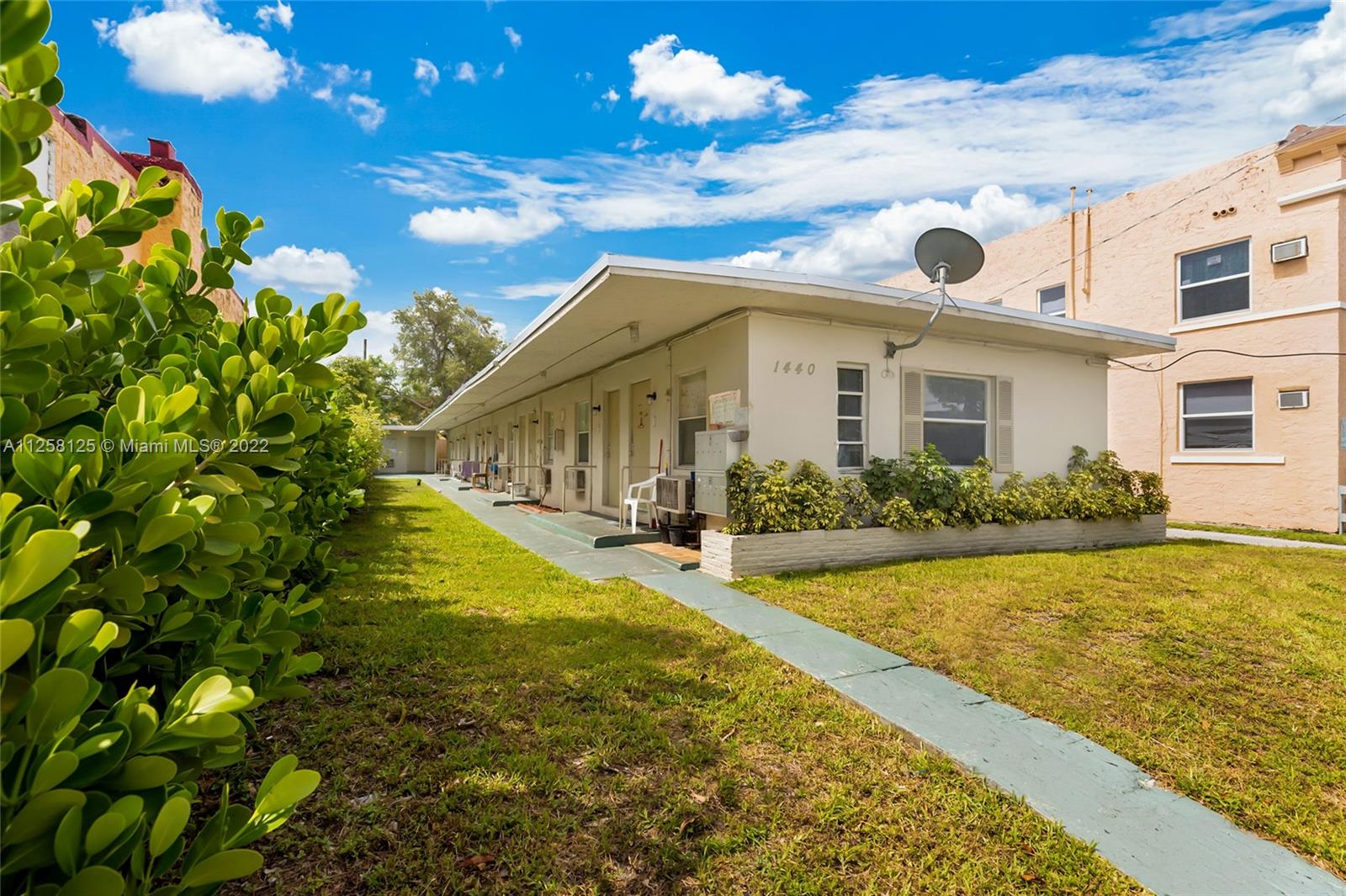See details / sq. ft. $ 2022-08-17 0 Photo