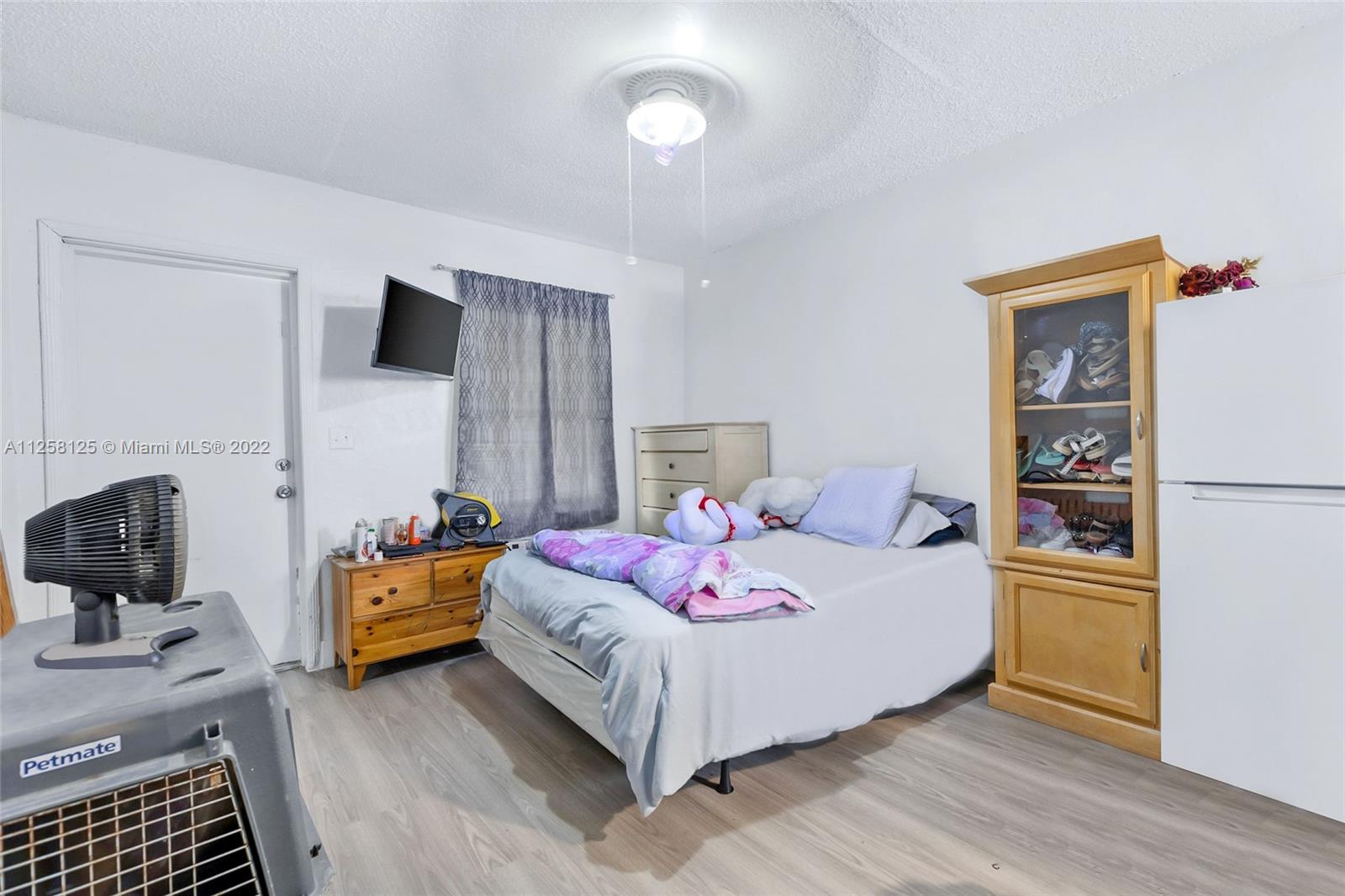 See details / sq. ft. $ 2022-08-17 0 Photo