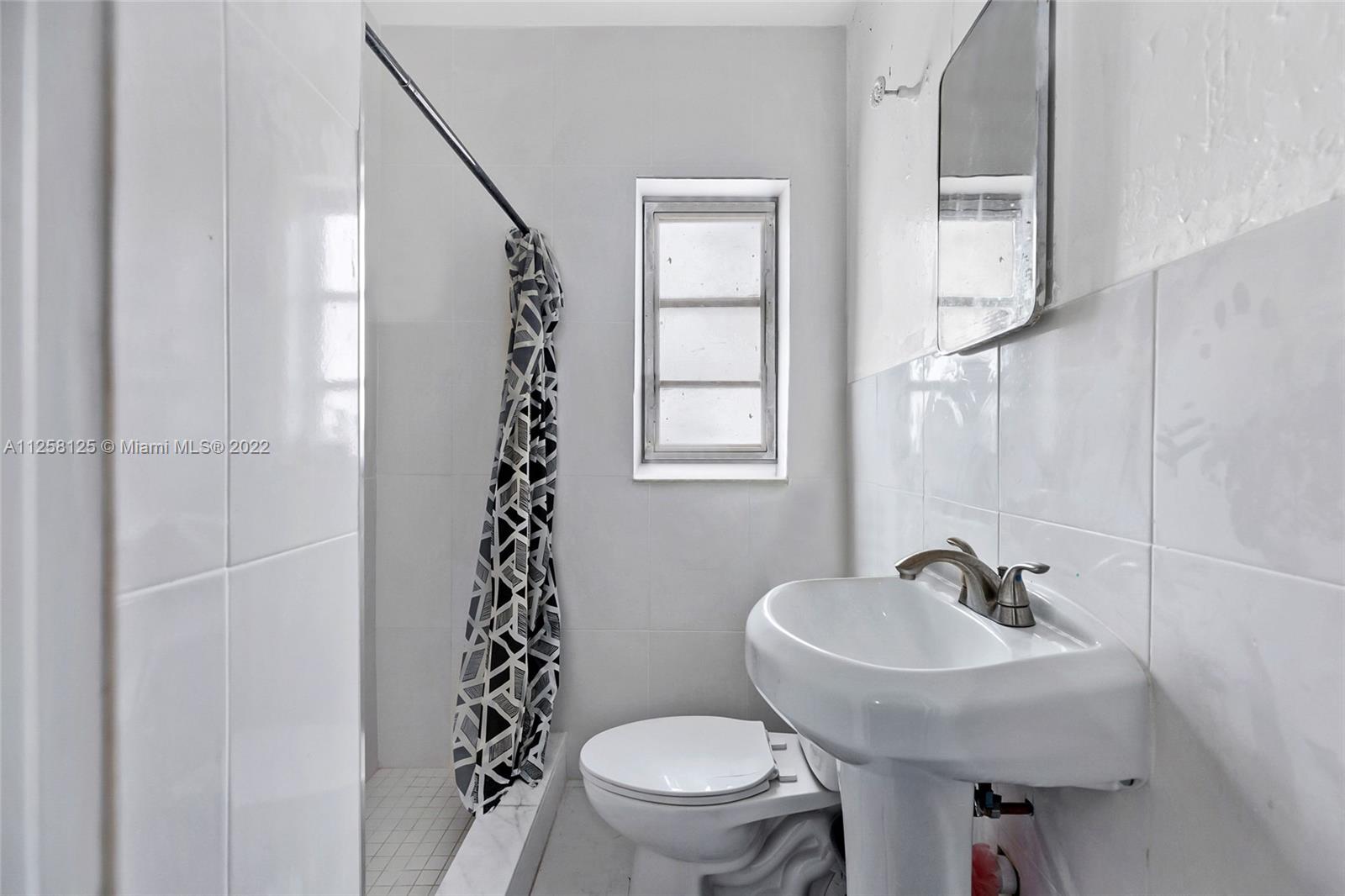 See details / sq. ft. $ 2022-08-17 0 Photo