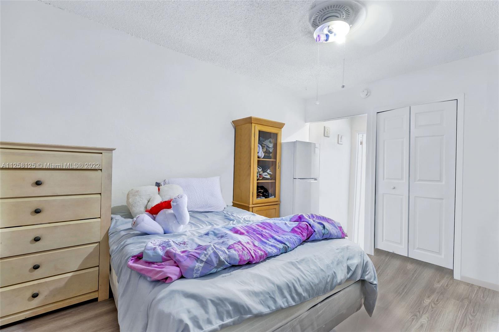 See details / sq. ft. $ 2022-08-17 0 Photo