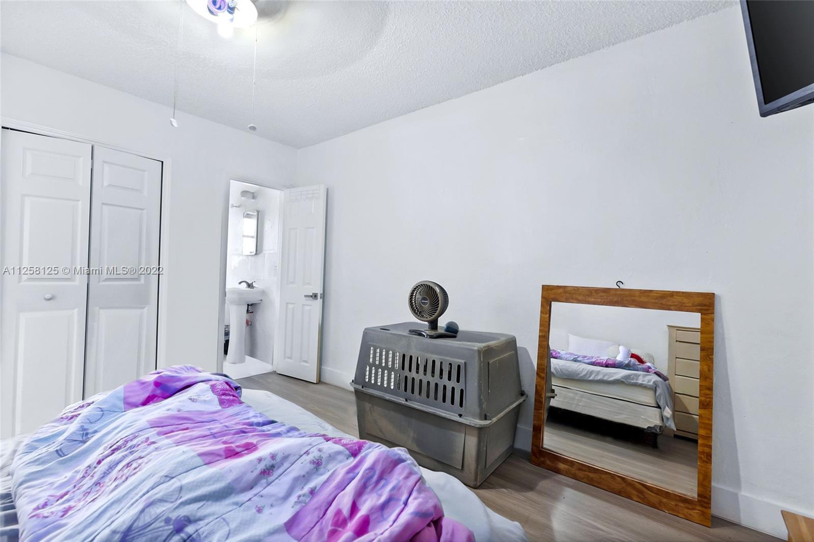 See details / sq. ft. $ 2022-08-17 0 Photo
