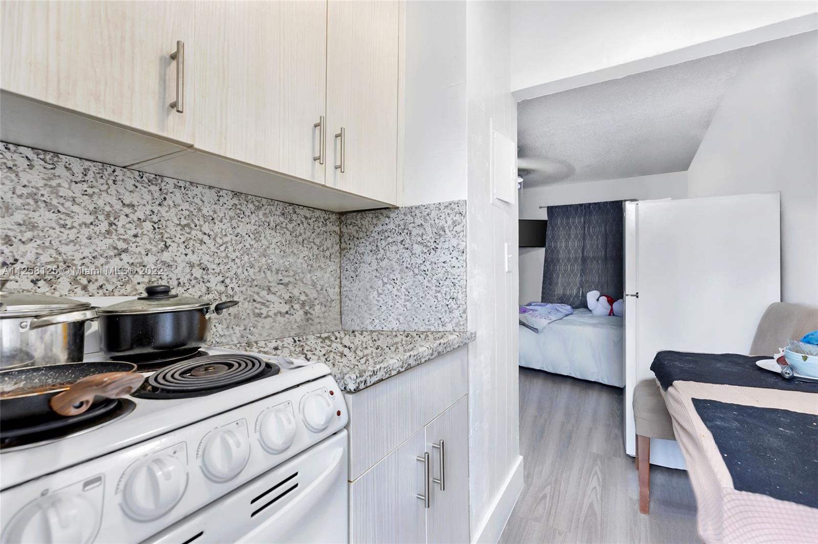 See details / sq. ft. $ 2022-08-17 0 Photo