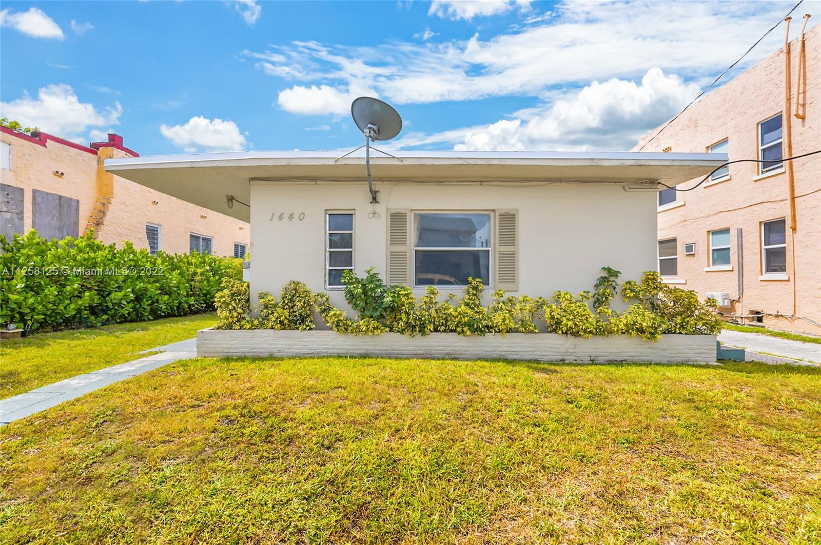 See details / sq. ft. $ 2022-08-17 0 Photo