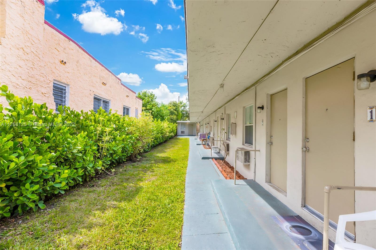 See details / sq. ft. $ 2022-08-17 0 Photo