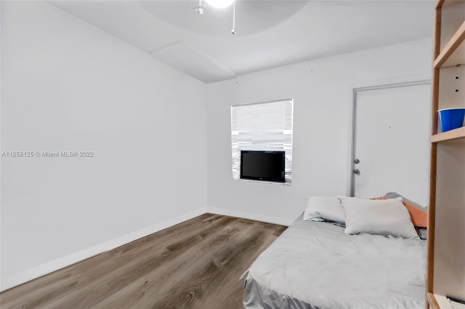 See details / sq. ft. $ 2022-08-17 0 Photo