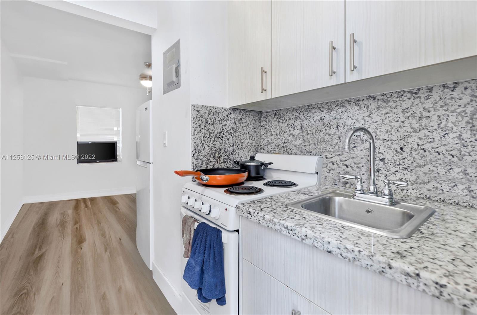 See details / sq. ft. $ 2022-08-17 0 Photo