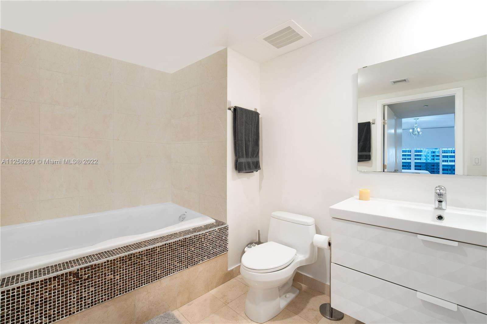 See details 809 2 / 1 1086 sq. ft. $ 2022-11-14 0 Photo