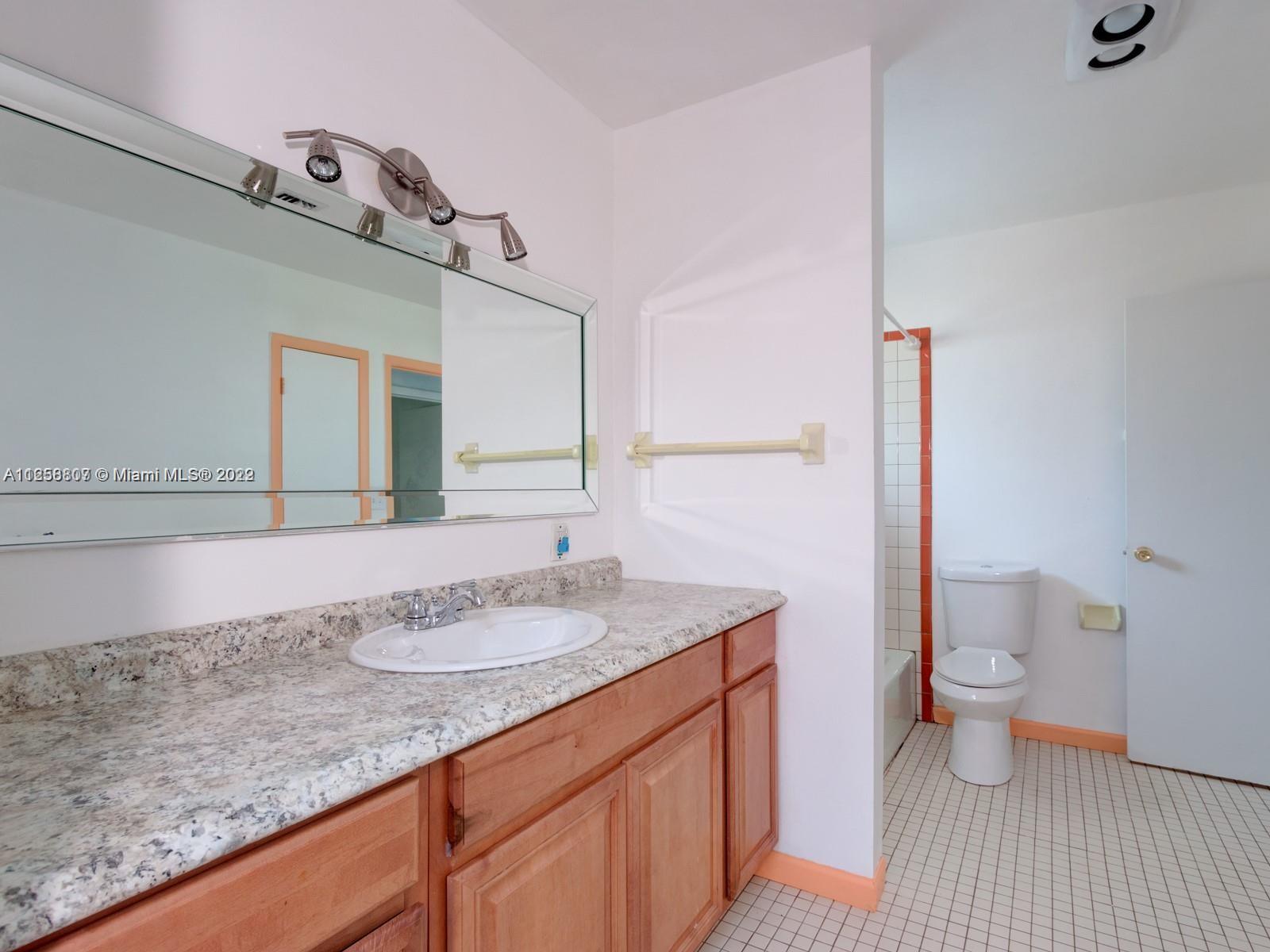 See details / 2751 sq. ft. $ 2022-10-13 0 Photo