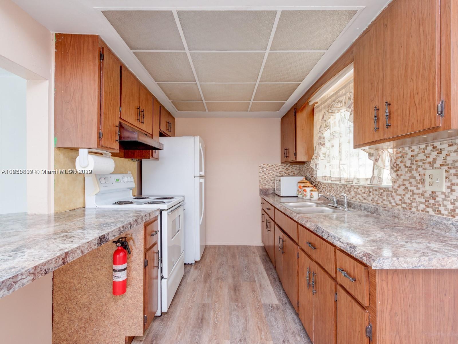 See details / 2751 sq. ft. $ 2022-10-13 0 Photo