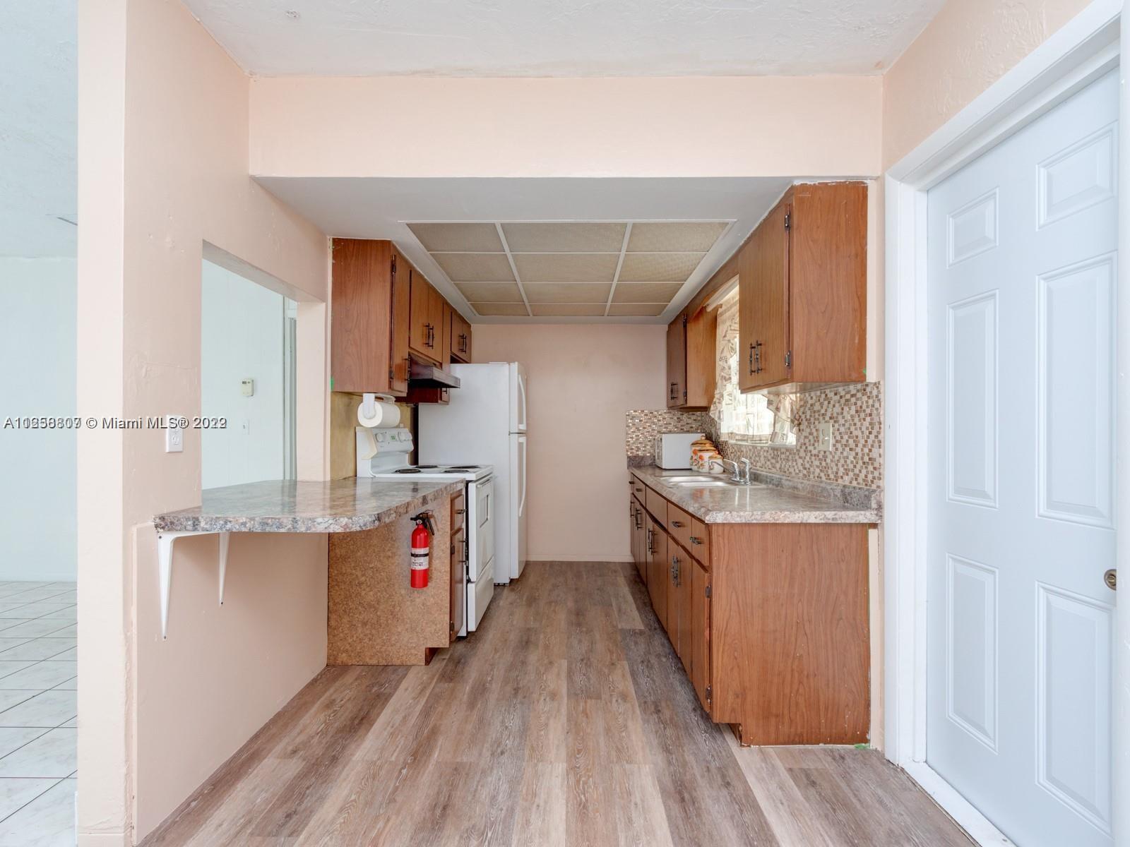 See details / 2751 sq. ft. $ 2022-10-13 0 Photo
