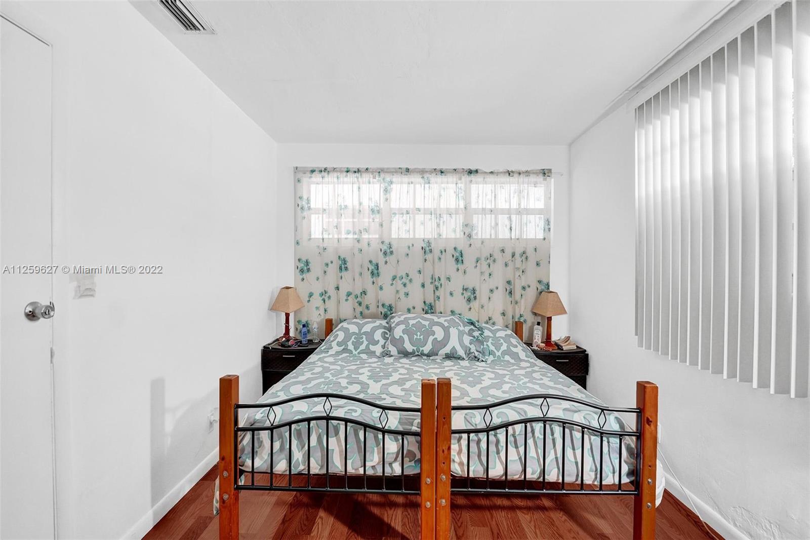 See details / 3039 sq. ft. $ 2022-08-19 0 Photo