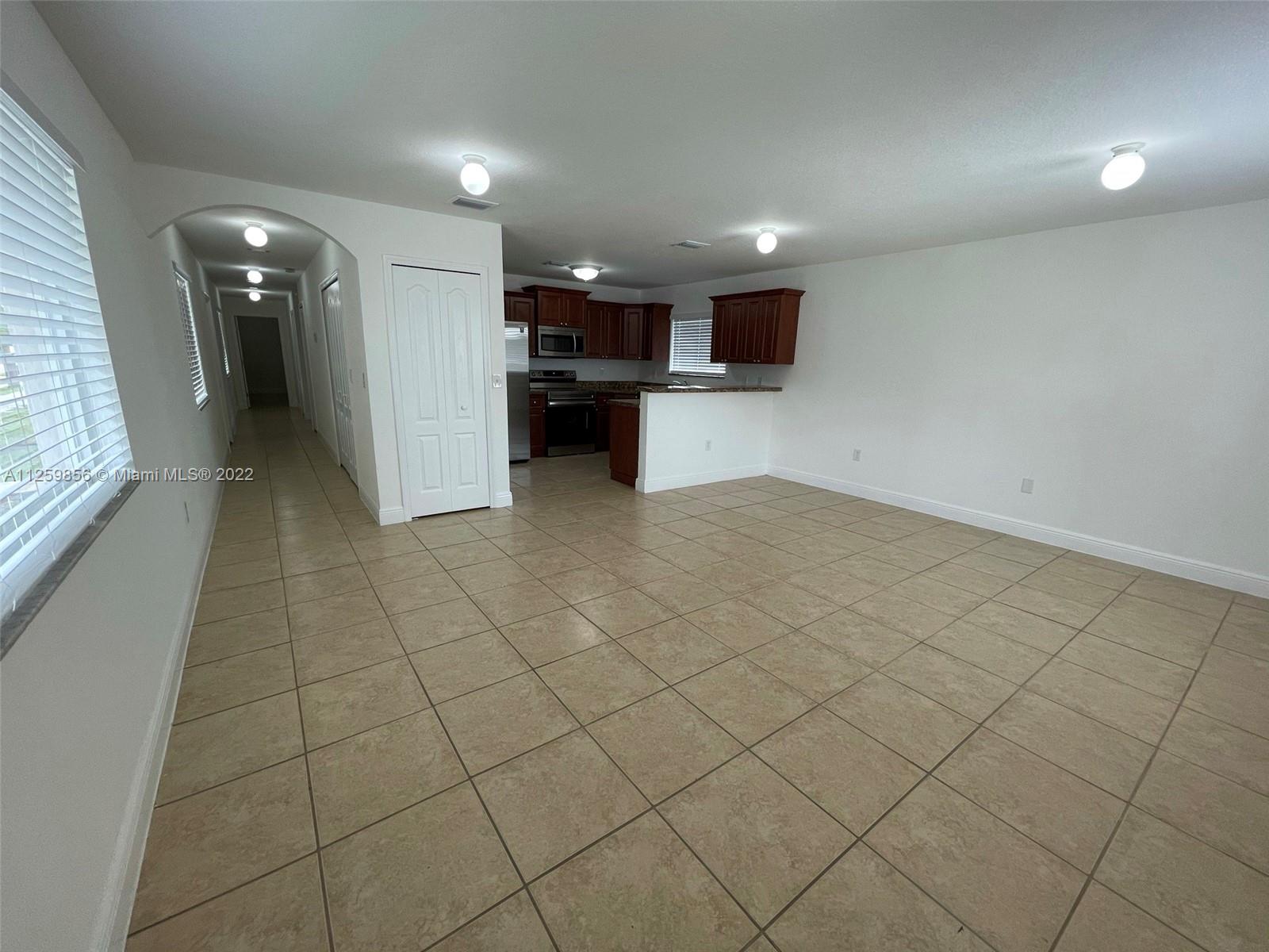 See details / 2800 sq. ft. $ 2023-01-10 0 Photo