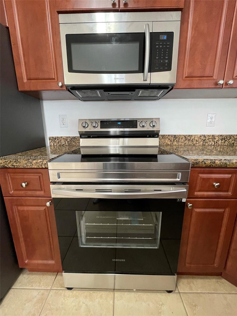 See details / 2800 sq. ft. $ 2023-01-10 0 Photo