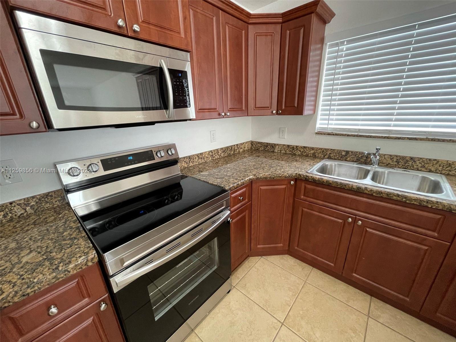 See details / 2800 sq. ft. $ 2023-01-10 0 Photo