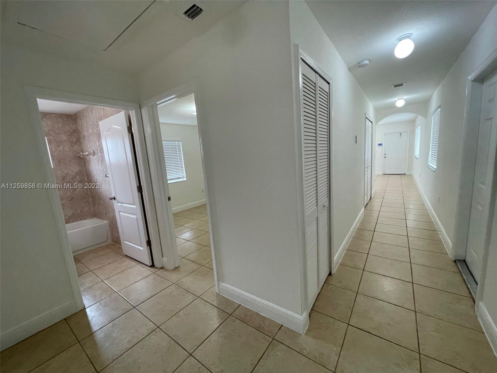 See details / 2800 sq. ft. $ 2023-01-10 0 Photo
