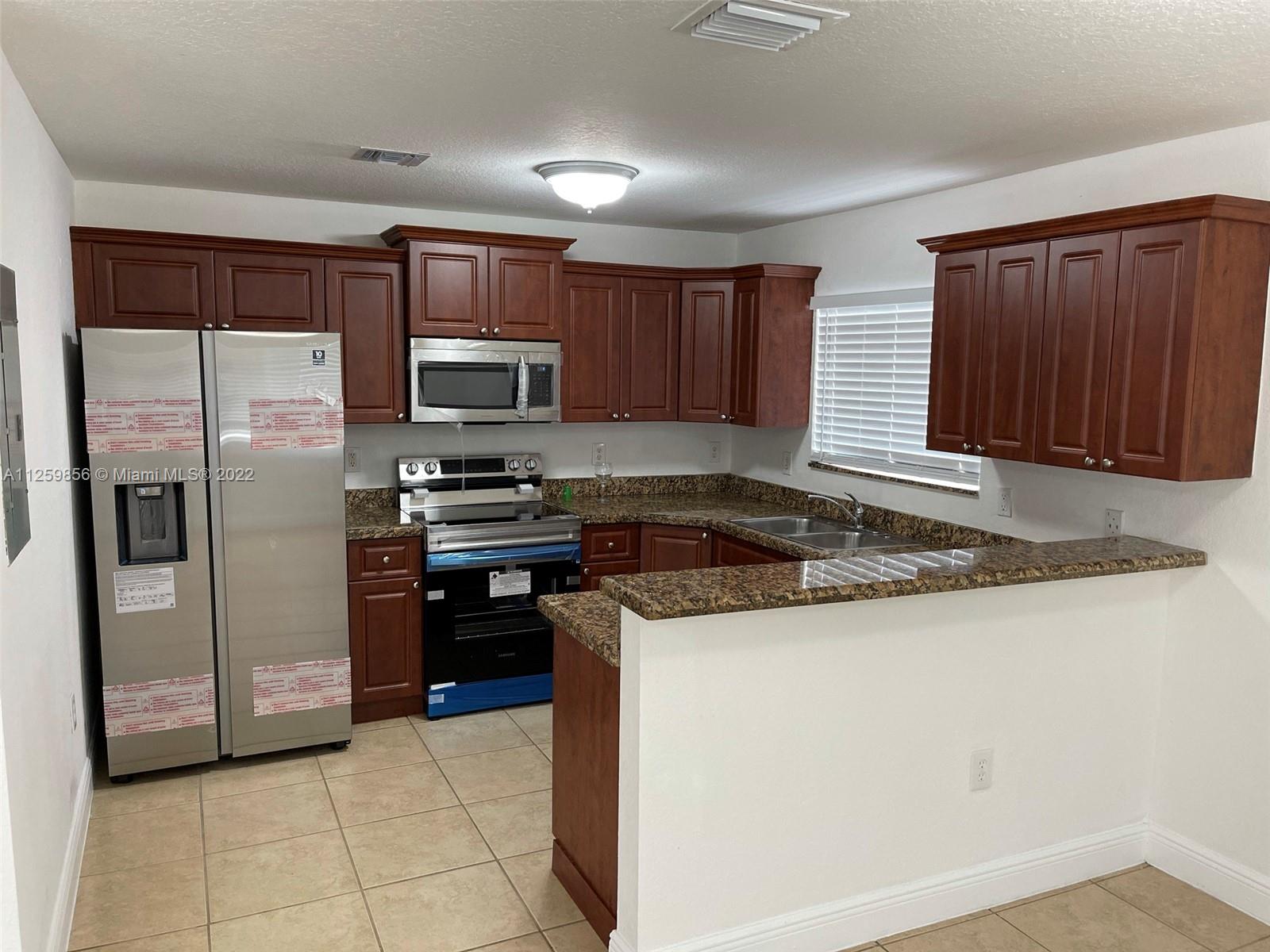 See details / 2800 sq. ft. $ 2023-01-10 0 Photo