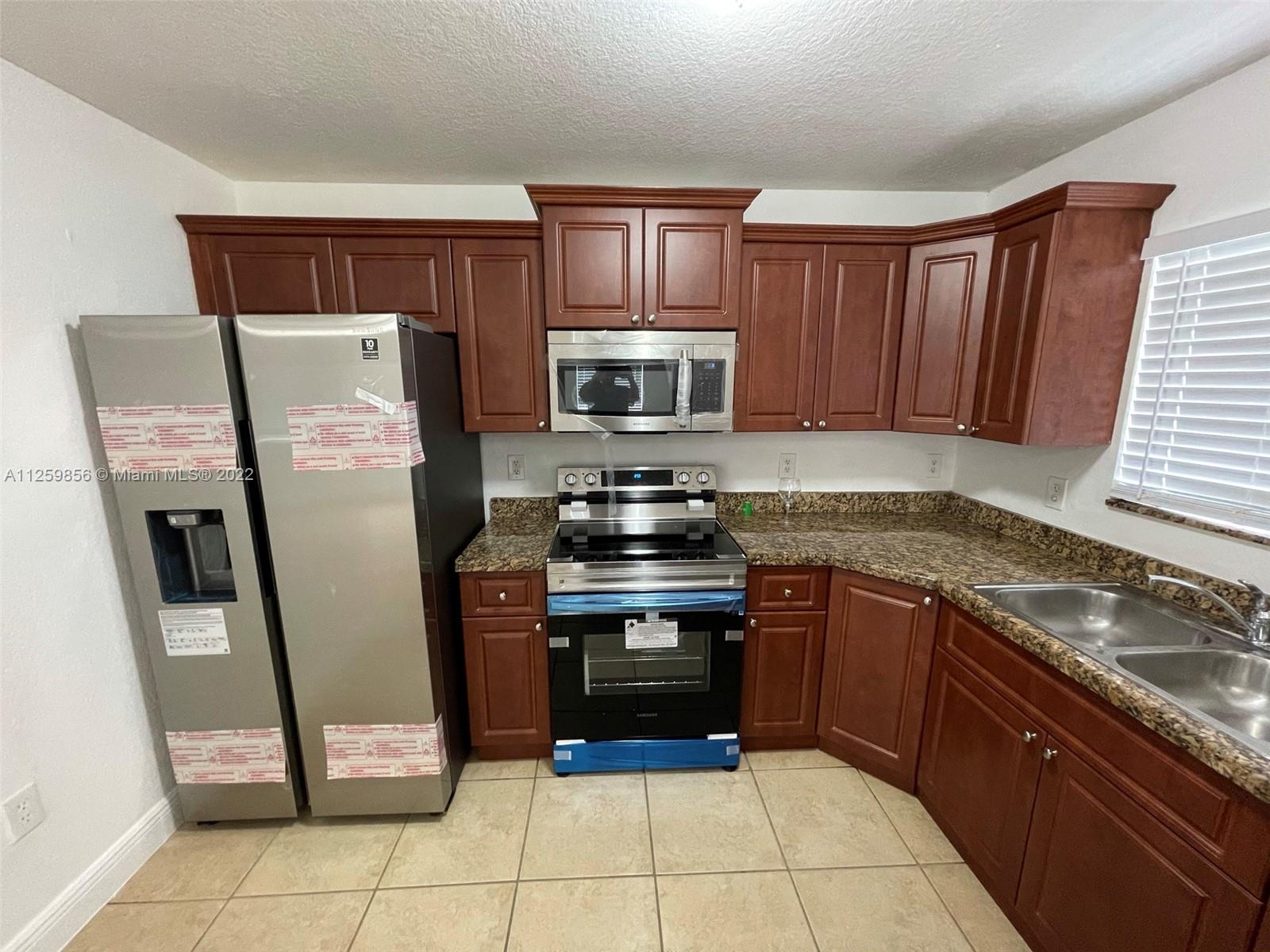 See details / 2800 sq. ft. $ 2023-01-10 0 Photo