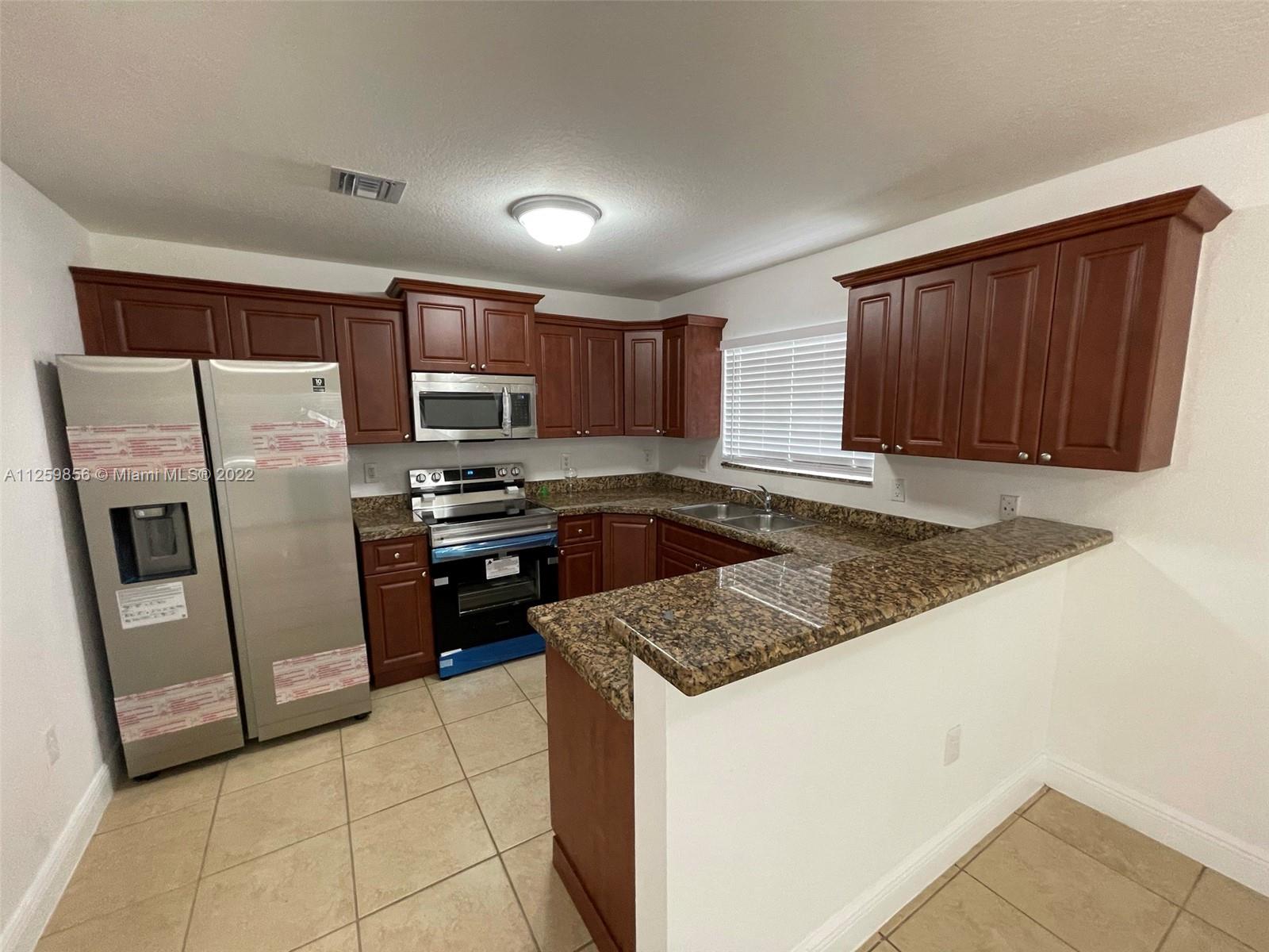 See details / 2800 sq. ft. $ 2023-01-10 0 Photo