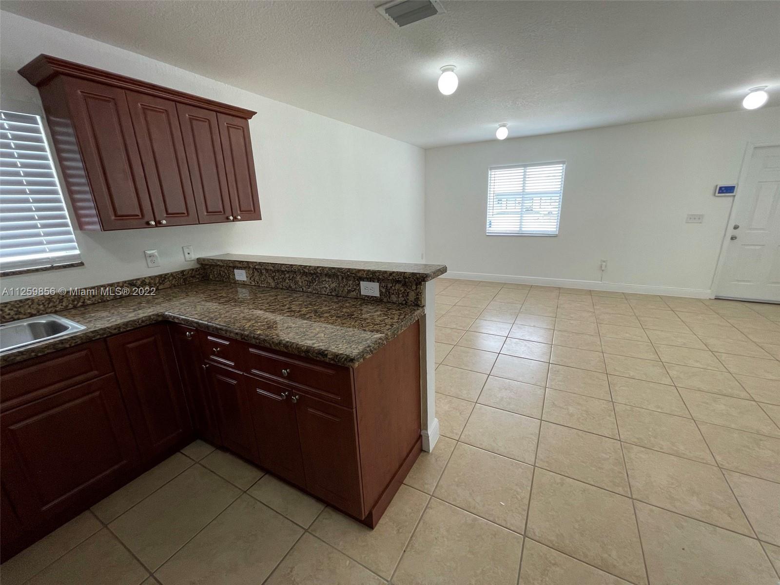 See details / 2800 sq. ft. $ 2023-01-10 0 Photo
