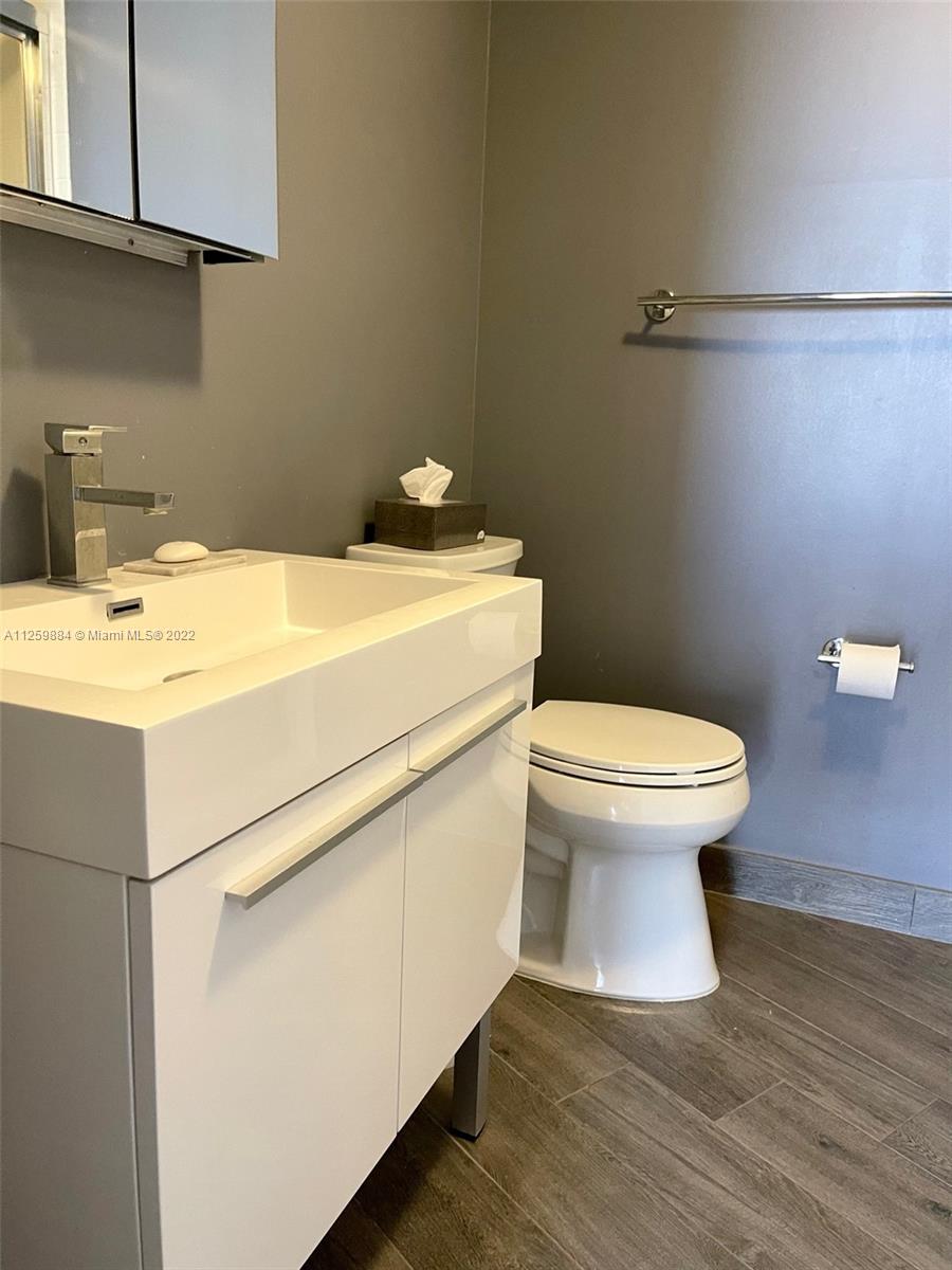Photo of 20281 Country Club Dr #2405, Aventura, Florida, 33180 -