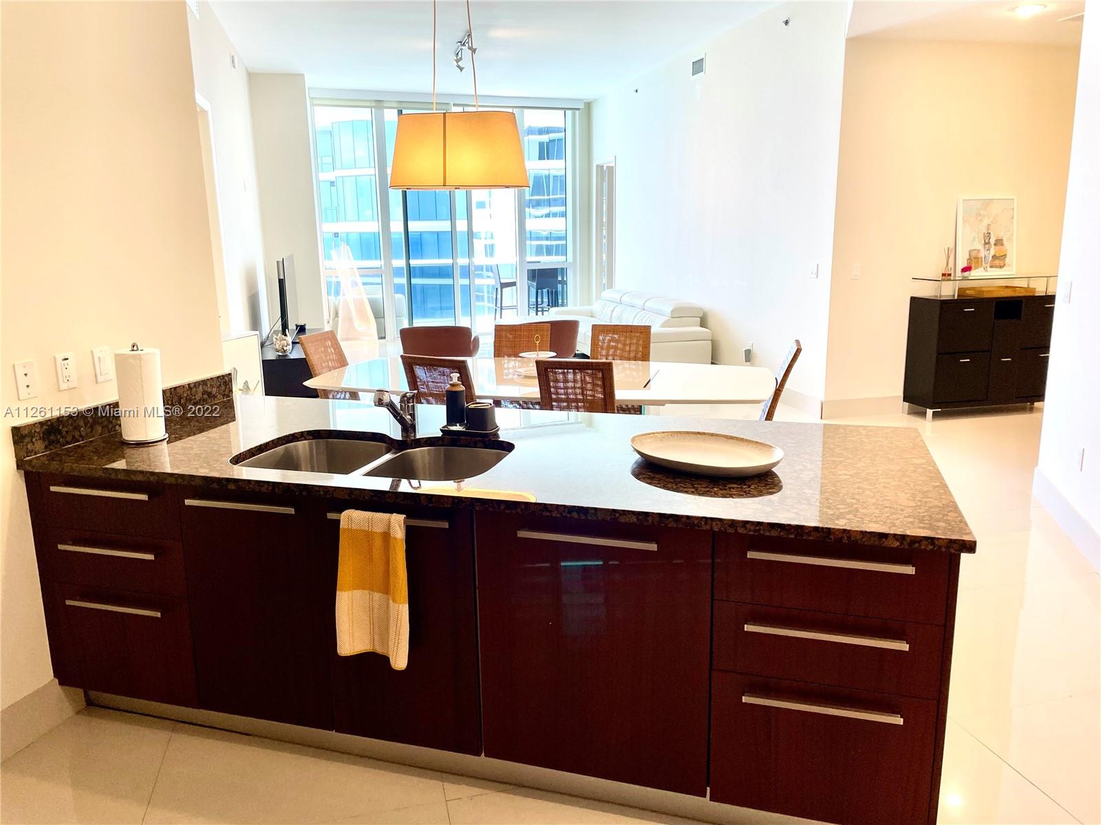 Ver detalles 3307 3 / 3 2084 sq. ft. $ 2022-09-20 0 foto